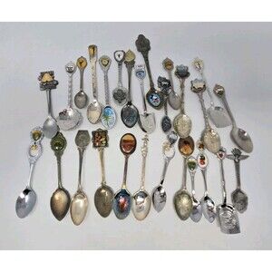 VINTAGE TO NOW TRAVEL SOUVENIR SPOONS COLLECTIBLE UNITED STATES ELVIS CITIES USA